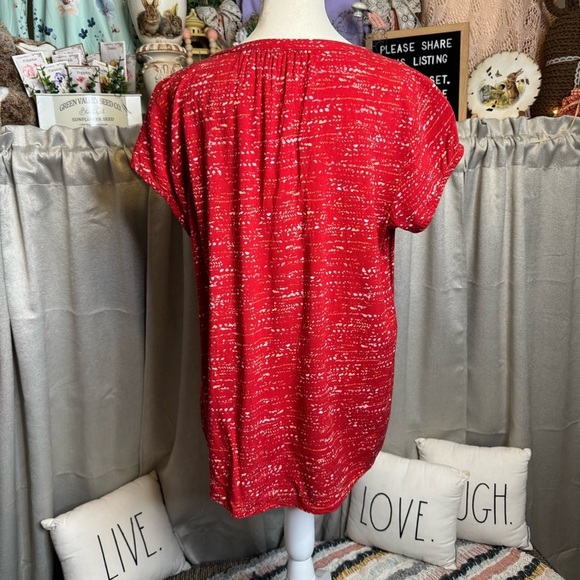 Red Relaxed Buttoned Blouse with Mandarin Collar - Picture 5 of 5